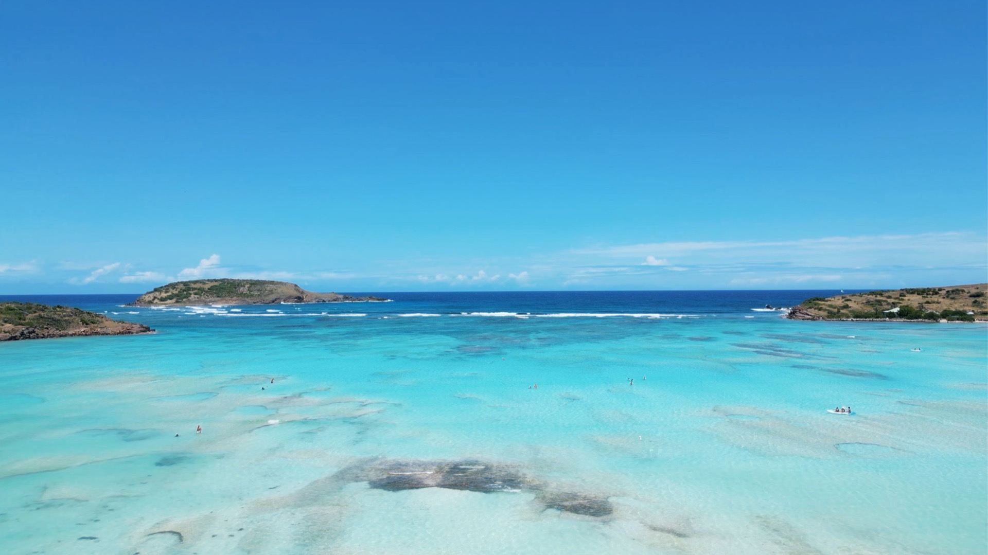 Boat anchored in the turquoise waters of Saint-Barthélemy